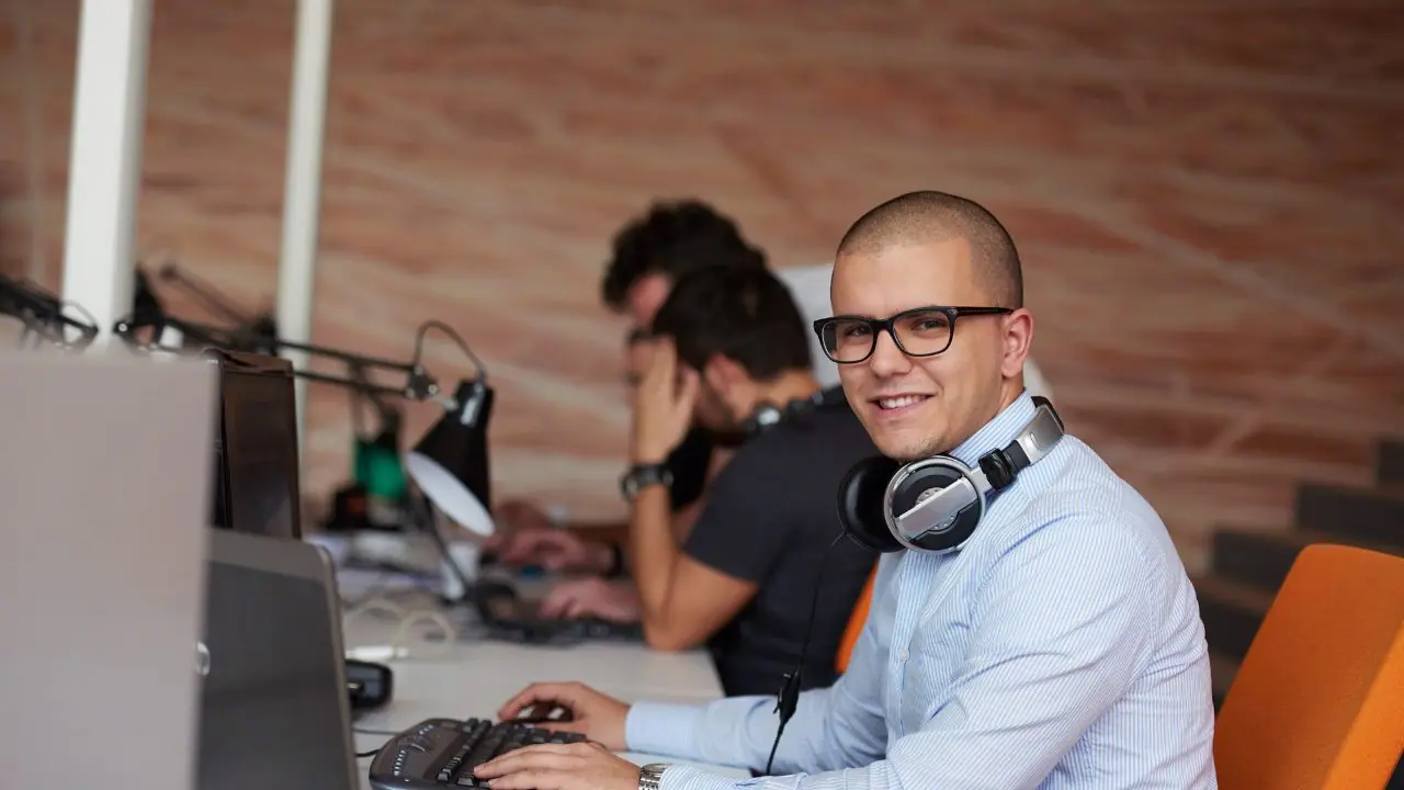 Corporate-Edge-The-Role-of-Personality-Development-Training-in-Delhis-Competitive-Job-Market.jpg
