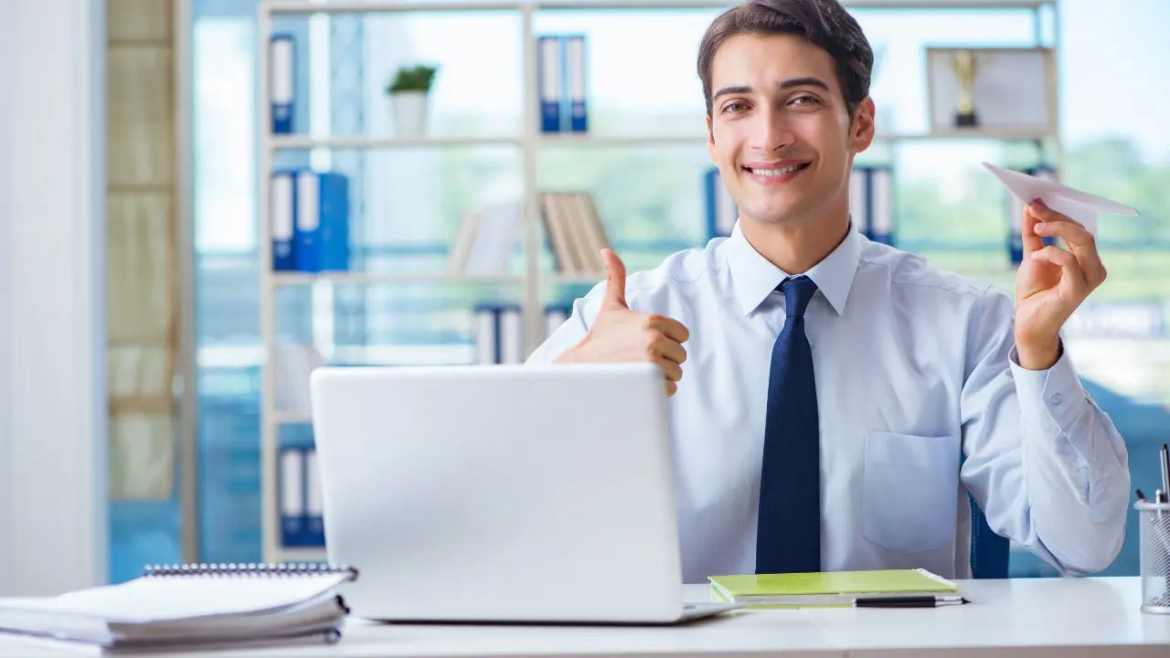GDS-Amadeus-Certification-Is-It-Worth-It-for-Travel-Agents-and-Airline-Professionals-1.jpg