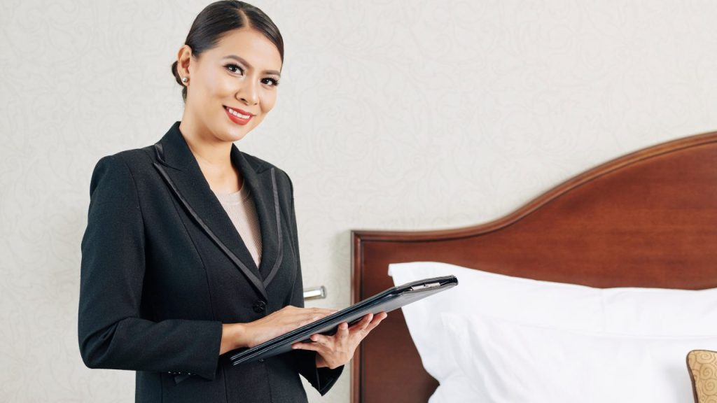Hospitality-Manager.jpg