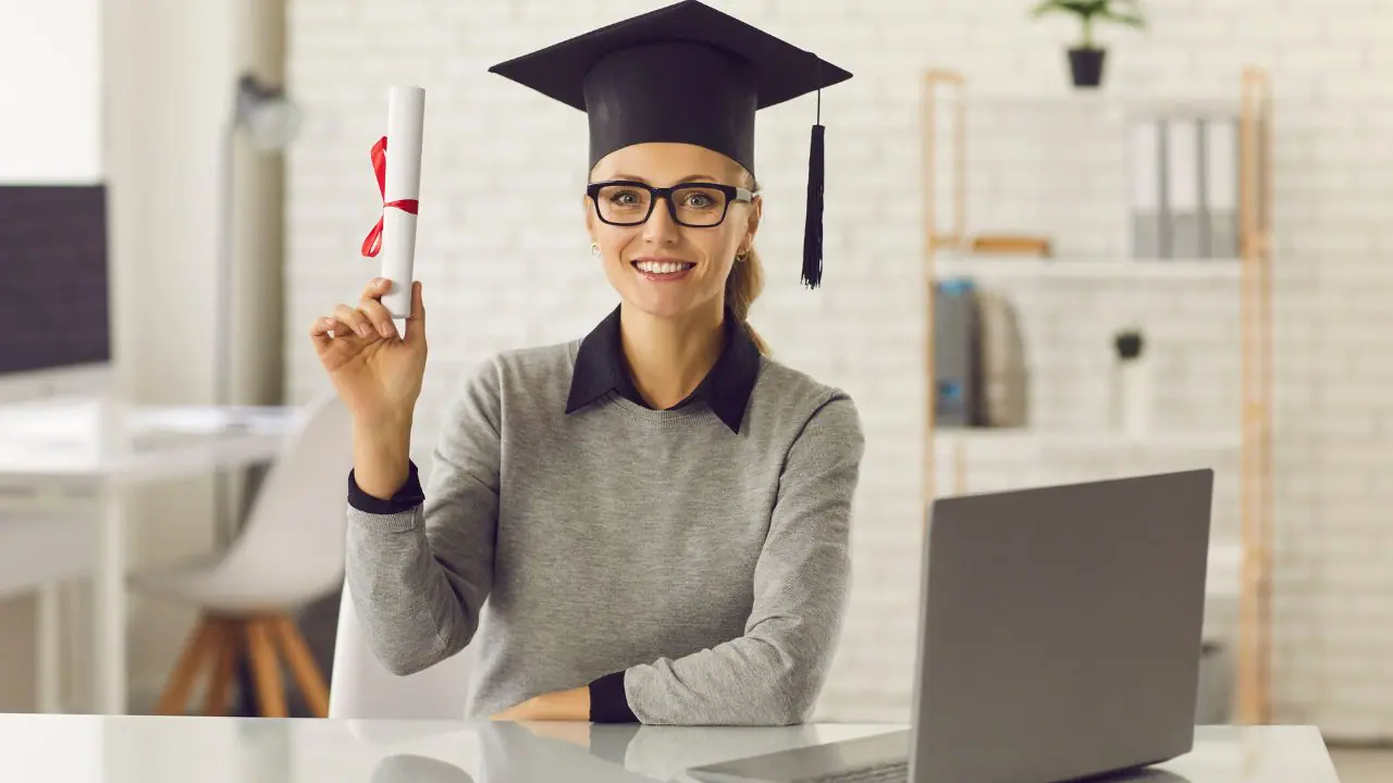How-an-Entrepreneur-Travel-Diploma-Course-Helps-You-Build-a-Location-Independent-Business.jpg