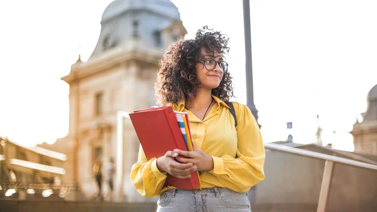 The-Future-of-Travel-Booking-Why-Learning-GDS-Amadeus-is-a-Game-Changer.jpg
