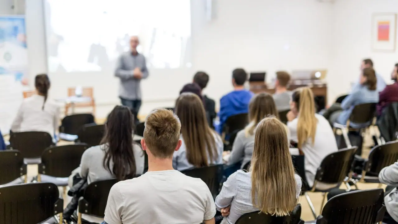 Top-Institutes-Offering-GDS-and-Air-Ticketing-Courses-After-Class-12th.jpg